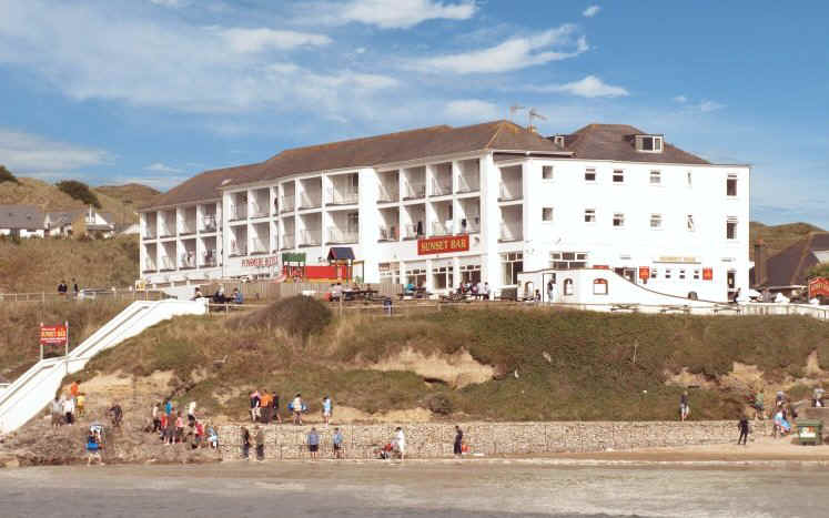 Perranporth hotel.jpg (86244 bytes)