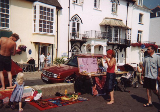 folkfive.jpg (63974 bytes)