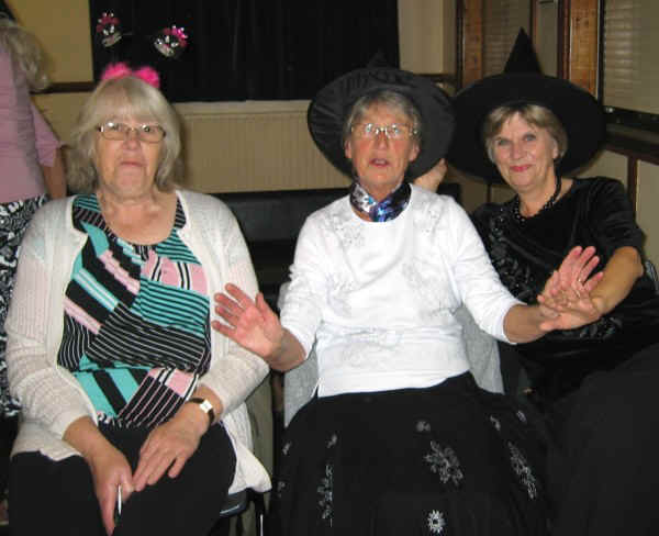 cropsidween1.jpg (69671 bytes)